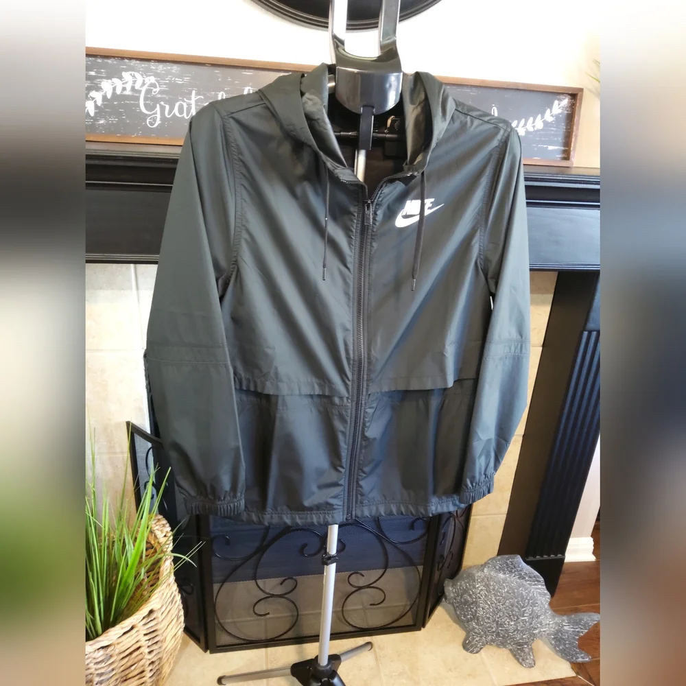 Nike Black Hooded Ladies Jacket - Picture 2 of 10